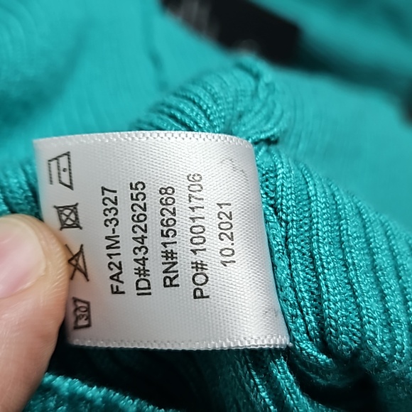 NWT La Rambla Teal Strap Cut Out Ribbed Sweater - Size Large - Picture 10 of 12